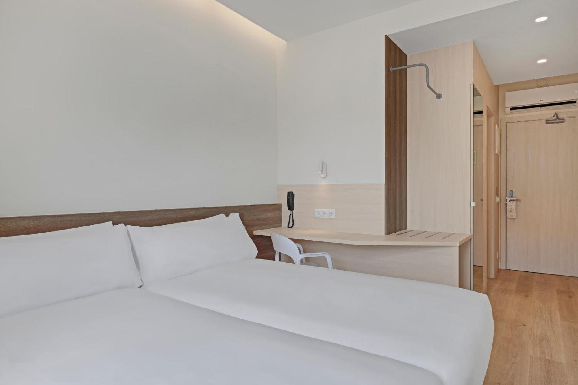 B&B Hotel Santiago Мільядоіро Екстер'єр фото